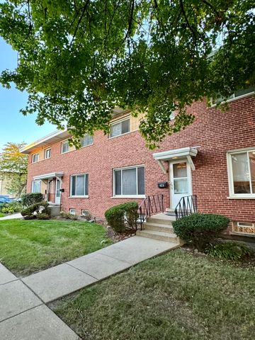 $2,600 | 425 East Lincoln Street | Mount Prospect