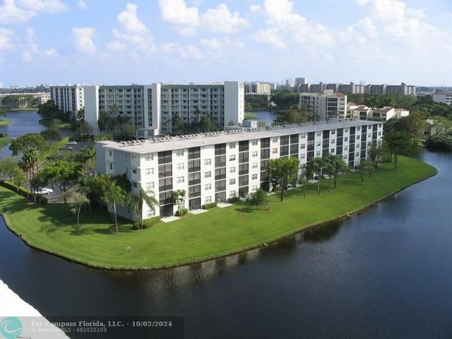 $1,900 | 2236 North Cypress Bend Drive, Unit 308 | Cypress Bend