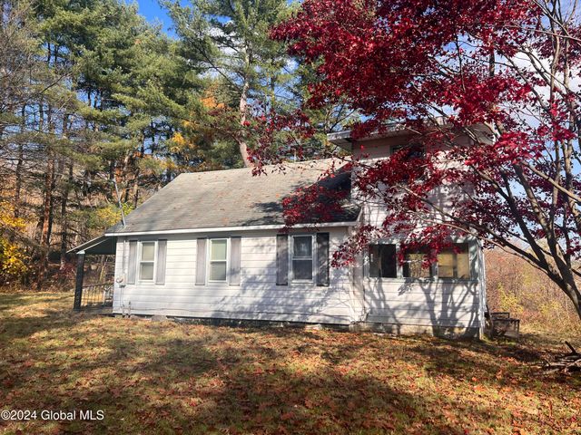 $135,300 | 123 Iroquois Trail Road | Amsterdam Town