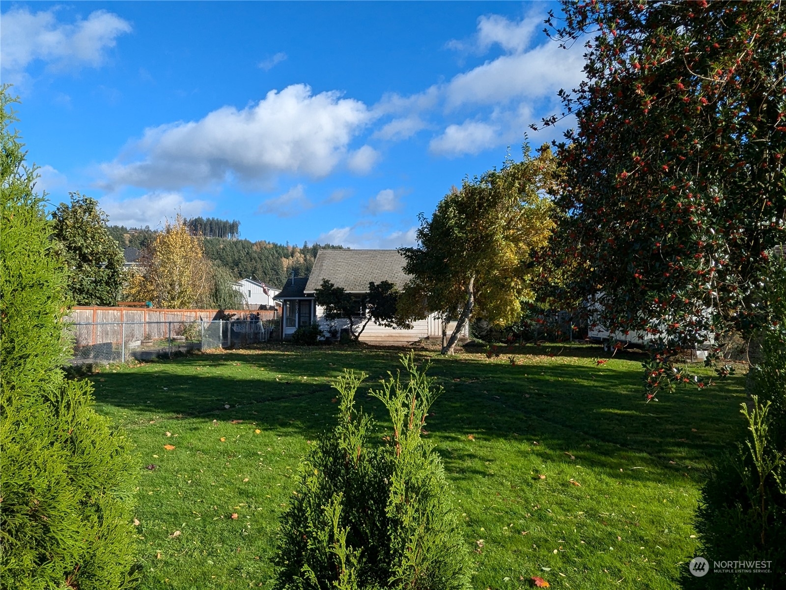 a view of a golf course with a garden