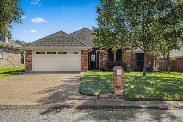 $324,000 | 1806 Gray Stone Drive | Bryan