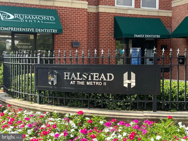 $534,900 | 2665 Prosperity Avenue, Unit 411 | Halstead at the Metro Condominiums