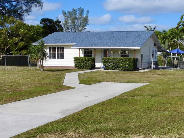 $709,000 | 8605 Pinto Drive | Palm Beach Ranchettes