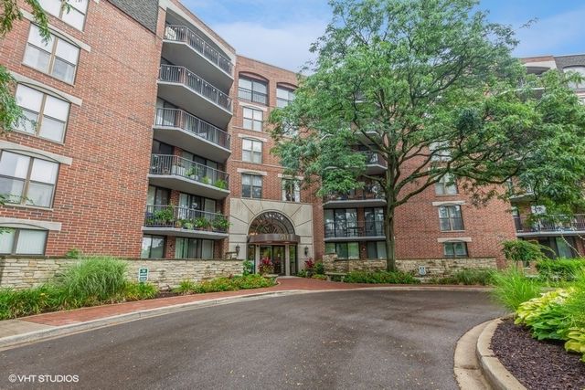 $2,200 | 511 Aurora Avenue, Unit 311 | Naperville