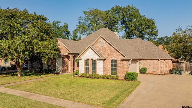 $479,000 | 6036 Brynmar Court | Southwest Tyler