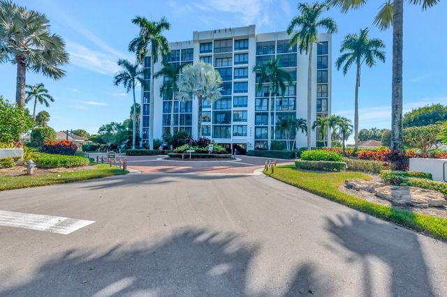 $395,000 | 6805 Willow Wood Drive, Unit 5014 | Boca West