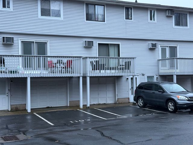 $1,650 | 61 Bentwood Drive, Unit 2 | Woodhaven