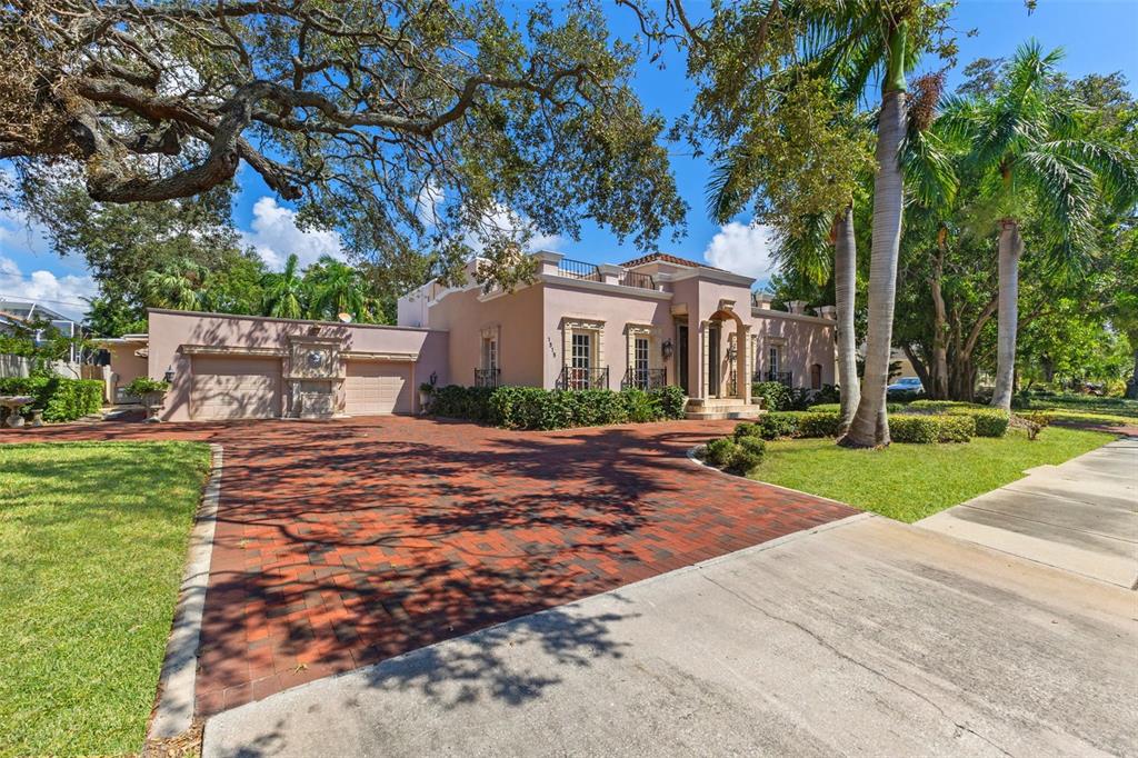 Elegant luxury living on Park St in St. Petersburg, FL