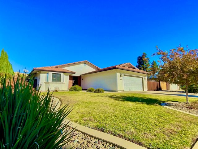 $459,900 | 3128 Lake Redding Drive | Lake Redding