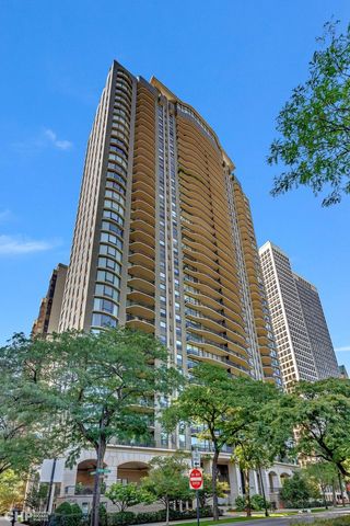 $1,599,000 | 1040 North Lake Shore Drive, Unit 17B | Gold Coast