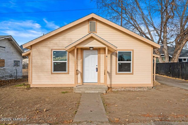 $230,000 | 114 C Street East | Wapato