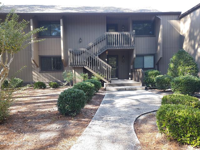 $1,800 | 250 Sugar Gum Lane, Unit 157 | Lakeview Condominiums