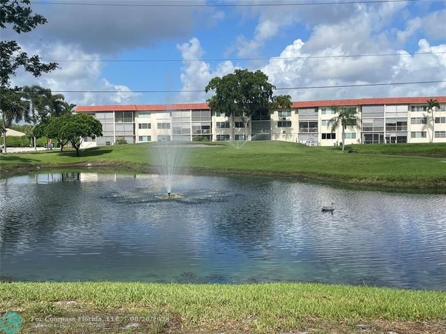 $219,900 | 8962 South Hollybrook Boulevard, Unit 34308 | Hollybrook Golf & Tennis Club