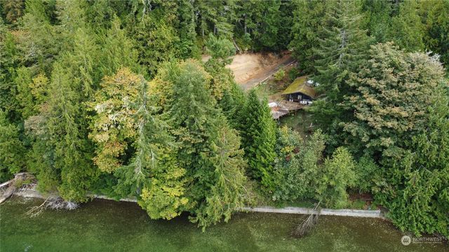 $650,000 | 20363 Northeast North Shore Road