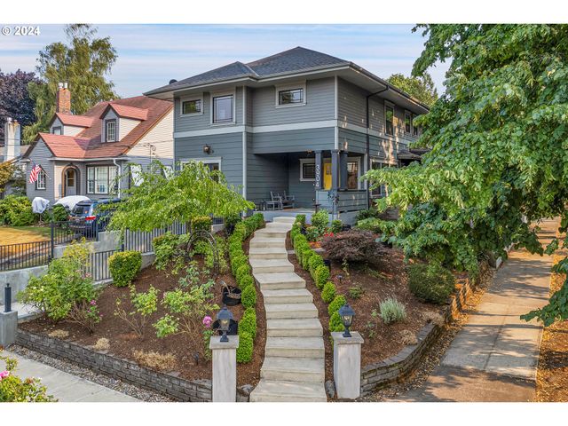 $1,000,000 | 3904 Northeast Hazelfern Place | Laurelhurst