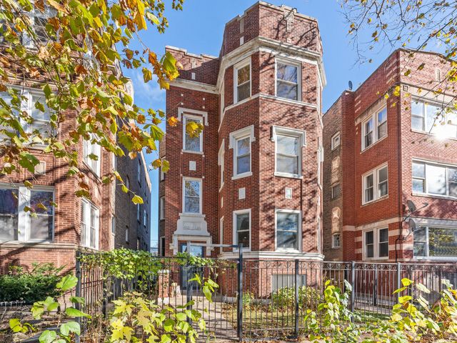 $375,000 | 4619 North Lawndale Avenue, Unit 2 | Albany Park