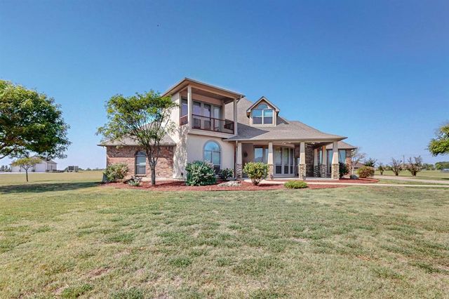 $640,000 | 108 Lakeshore Drive | Waxahachie