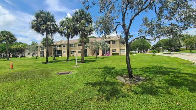 $1,900 | 800 Cypress Park Way, Unit P1 | Crystal Lake