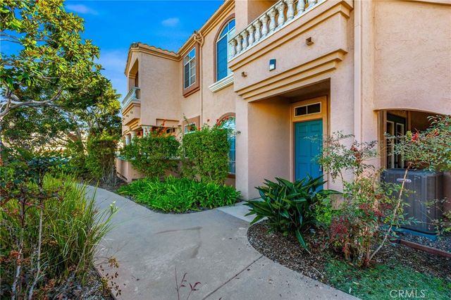 $599,999 | 3547 Cameo Drive, Unit 25 | Mira Costa