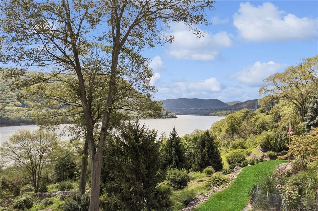 rear view looking south to Bear Mt Bridge and Anthonys nose