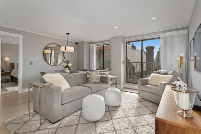 $2,450,000 | 324 West 23rd Street, Unit 5B | Chelsea