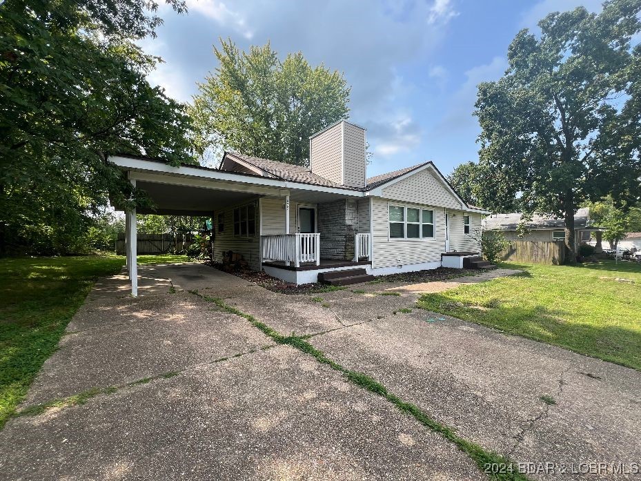 3 bedroom/1.5 bath ranch with attached car port an