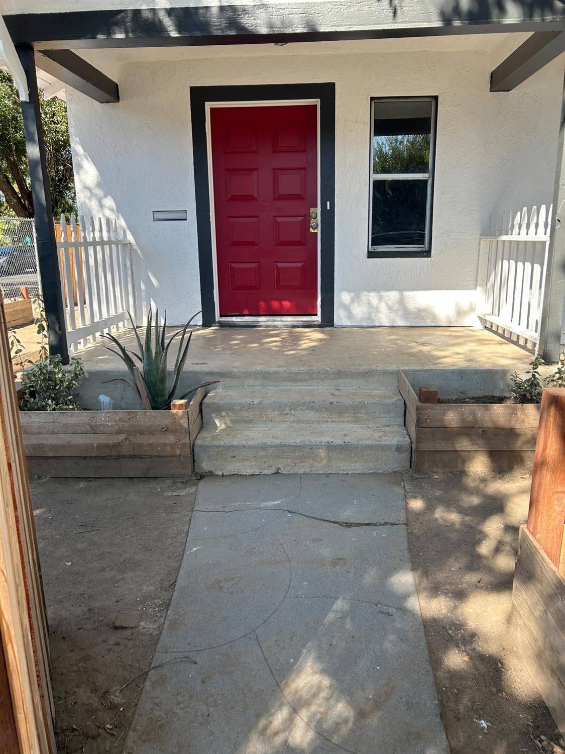 a view of entrance front of the house