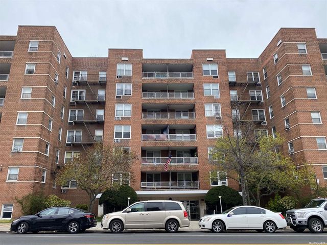 $280,000 | 60-11 Broadway, Unit L2 | Woodside