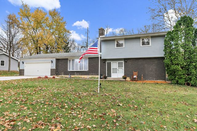 $325,000 | 119 Kishwaukee Lane | DeKalb Township - DeKalb County