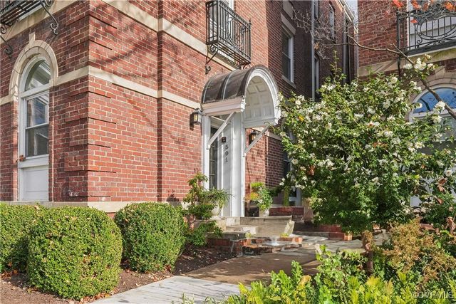 $299,950 | 501 South Davis Avenue, Unit U2 | Byrd Park