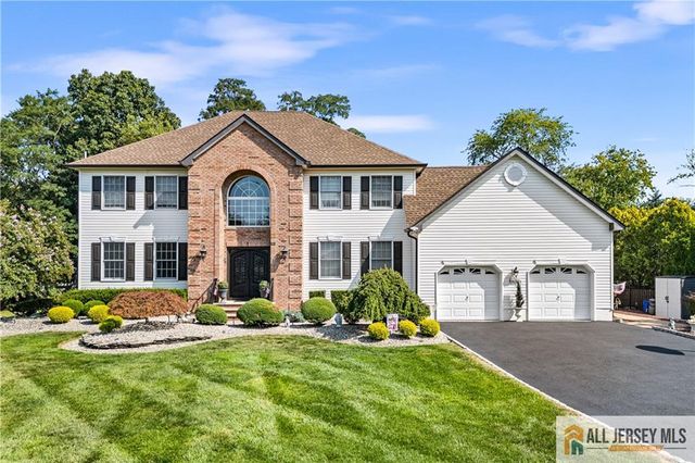 $1,199,900 | 19 Oak Hill Drive | Monroe Township