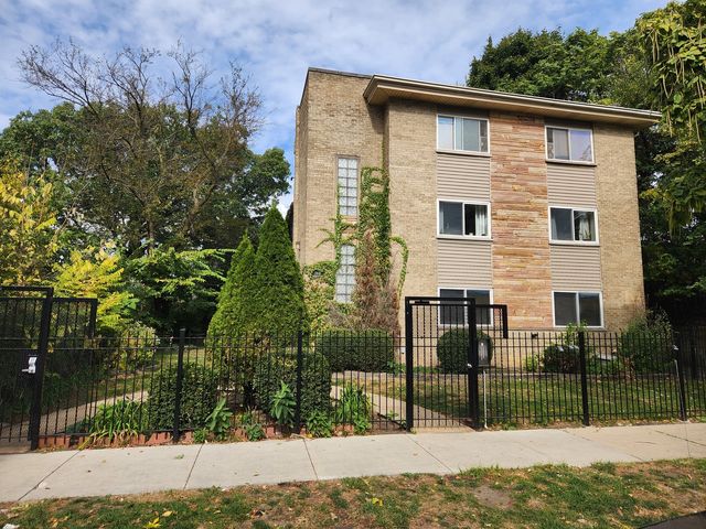 $129,000 | 1404 West Estes Avenue, Unit 4A | East Rogers Park