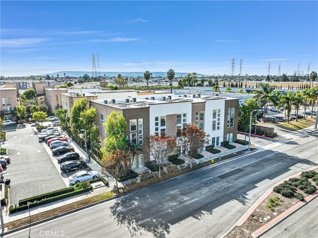 $795,000 | 1602 West Artesia Square, Unit A | South Gardena