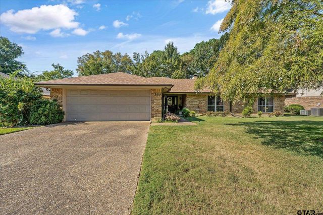 $355,000 | 153 Fairway Drive | Emerald Bay