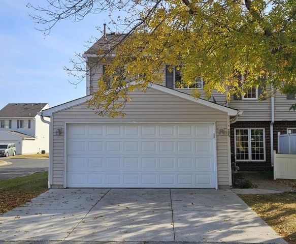 $249,900 | 1205 Primrose Lane | Waconia