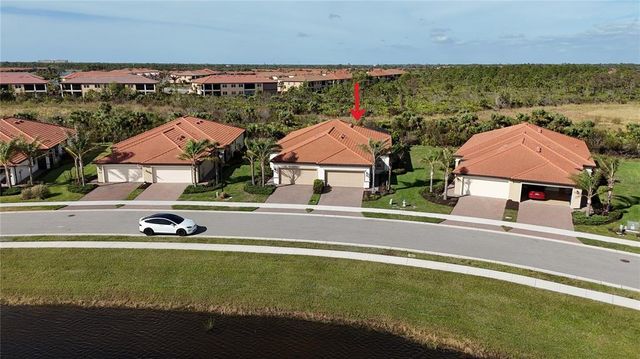 $525,000 | 23964 Skyflower Court | Sarasota National