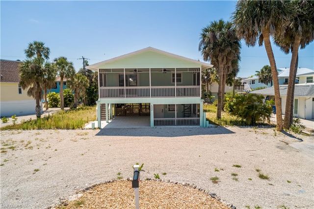 $750,000 | 126 Andre Mar Drive | Fort Myers Beach