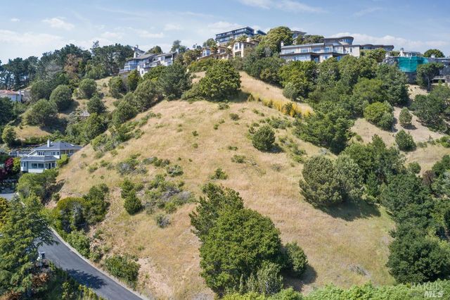 $3,200,000 | 24 Venado Drive | Tiburon