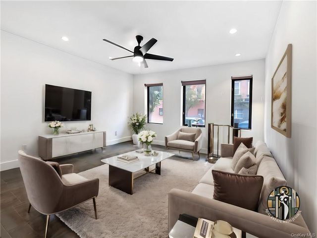 $849,000 | 194 Meserole Street, Unit 1A | Williamsburg