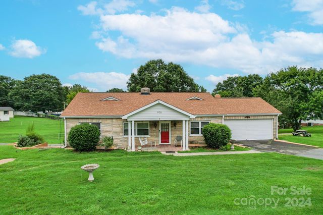 $375,000 | 700 South Myrtle School Road | Southwest Gastonia