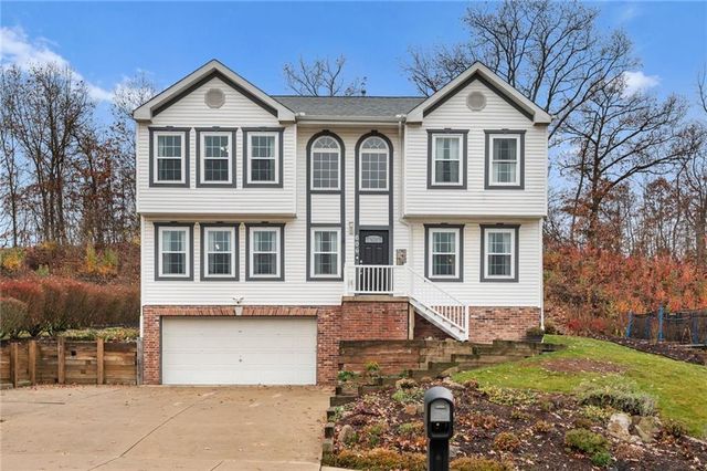 $419,000 | 606 Fieldstone Drive | Allegheny-West