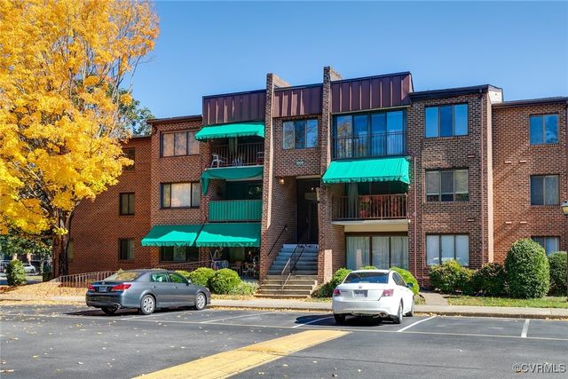 $165,000 | 1509 Thistle Road, Unit 204 | Regency Woods Condominiums