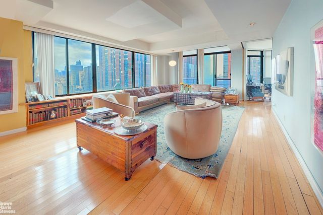 $1,995,000 | 300 East 93rd Street, Unit 28AF | Upper East Side