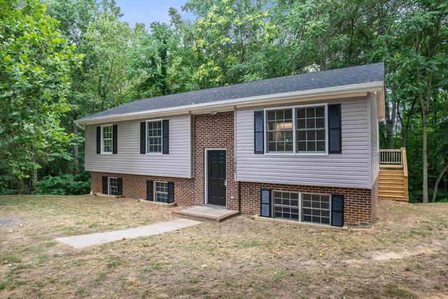 $319,900 | 1900 Creekside Court