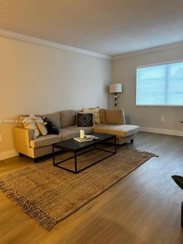 $2,500 | 344 Meridian Avenue, Unit 2D | South of Fifth