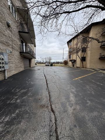 $1,850 | 4535 Rumsey Avenue, Unit 3E | Oak Lawn