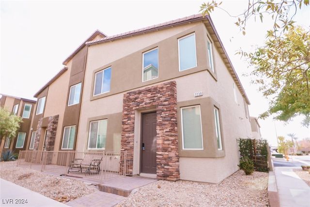 $2,200 | 7230 Halo Falls Street | North Las Vegas