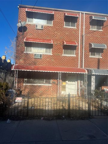 $1,040,000 | 709 East 213th Street | Williamsbridge