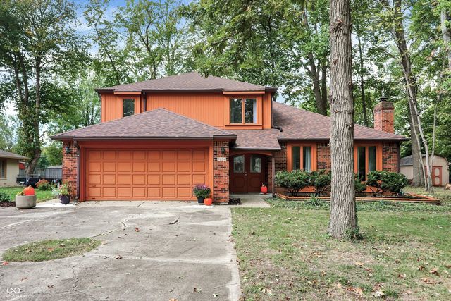 $379,900 | 7634 Lindenwood Drive | Linden Wood