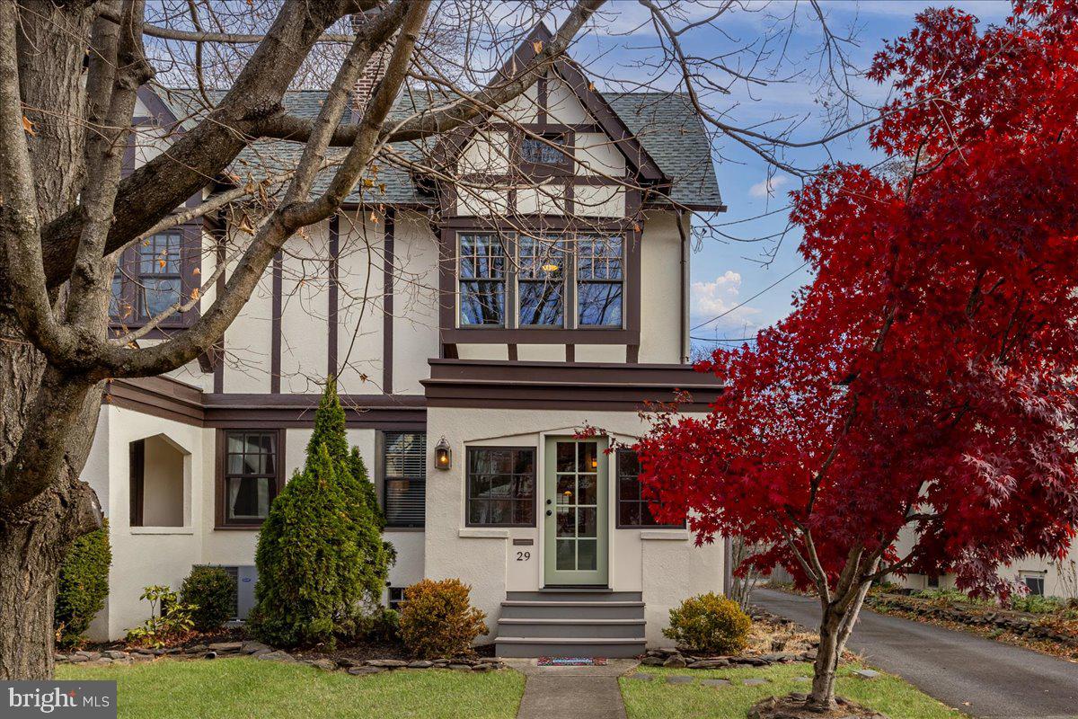 front view of house with a yard